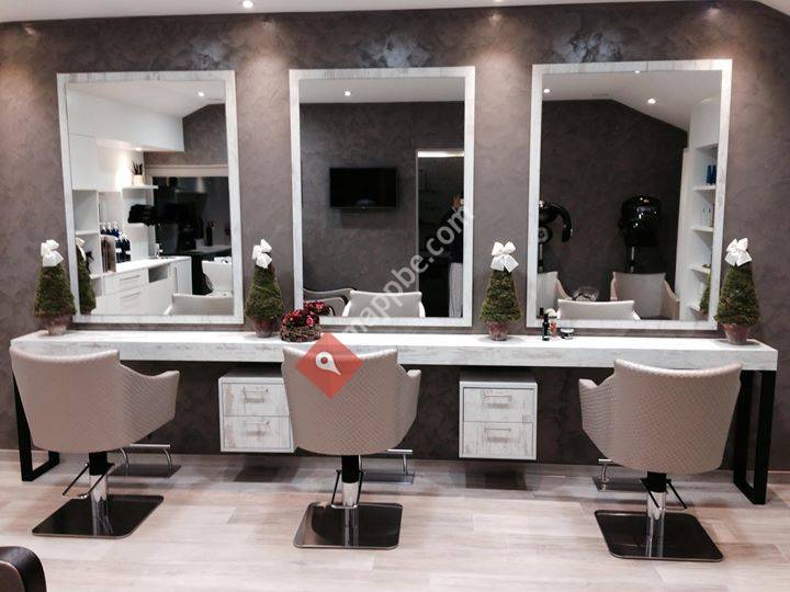 Cura-Lien    Schoonheidsinstituut. Kapsalon