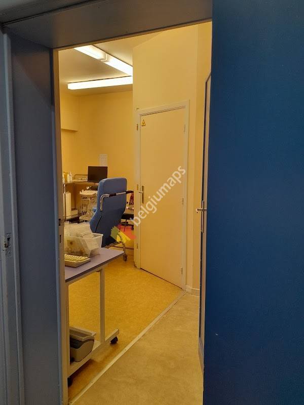 Medicine Center De La Hestre