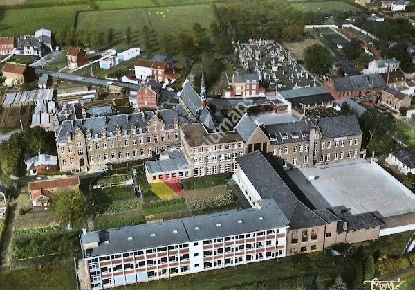 Middle School Sainte-Croix Notre-Dame | Ecah D2d3